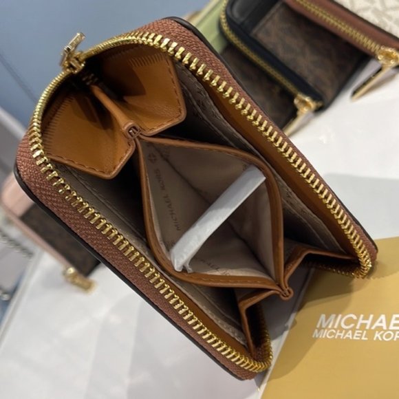 Michael Kors Jet Set Travel Medium Zip Around Card Case Brown - Picture 8 of 16